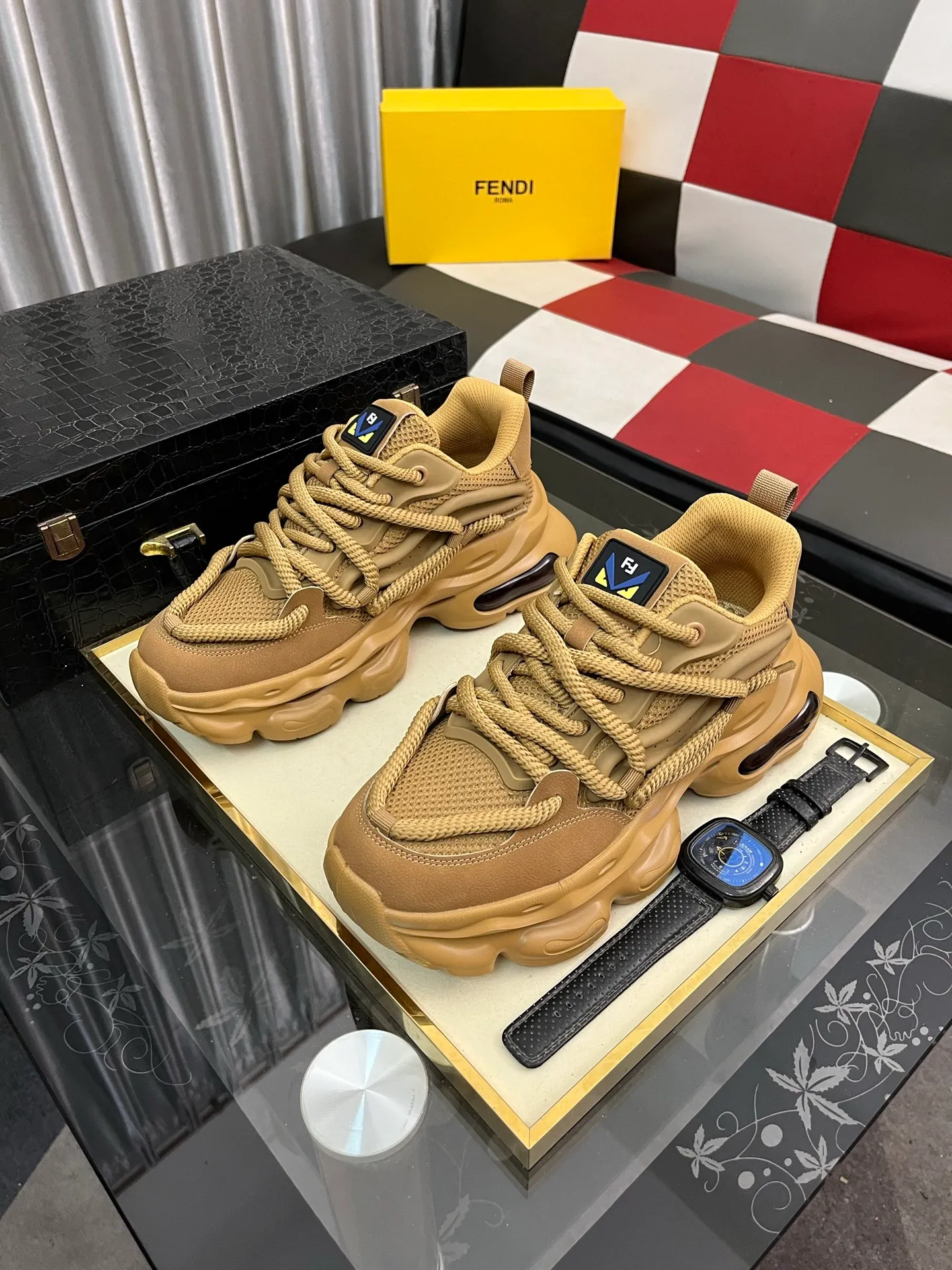 Men's shoes 💰480⌚️⌚️【FENDI】original quality.~ Unique modern style sneakers. 🏃A must-have casual shoe for trendy men😍😍 Original brand imported from Italy, imported original leather, sheep lining (refuses to discolor and grind feet) Sole: Original sole provided by the original factory, French lazy style design ⚠️Fit to the feet, original quality, super comfortable original sole. Just like shooting the real thing🎬The real thing is better, code number: 38-44